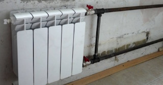 Установка биметаллических радиаторов отопления в квартире в Балахне - от 2045 руб.